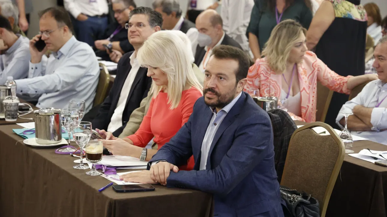 Σε εξέλιξη η συνεδρίαση της Κ.Ε. του ΣΥΡΙΖΑ – Πρόσωπο έκπληξη αναμένεται να προτείνουν οι «100»