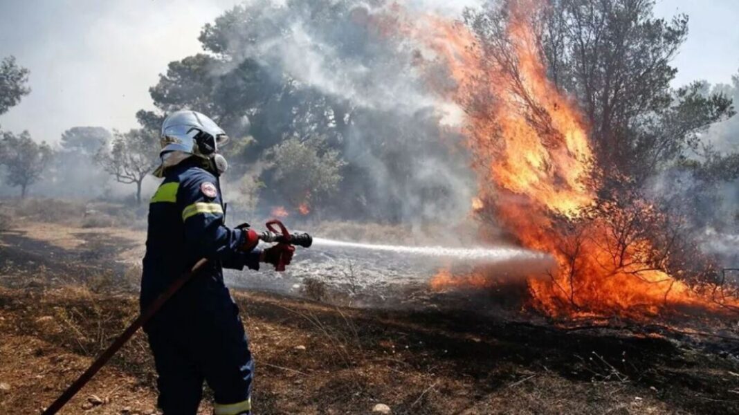 Νέο μήνυμα 112 για τέσσερις οικισμούς στην Κορινθία - «Απομακρυνθείτε προς τις περιοχές Σοφιανά και Ρέθι»