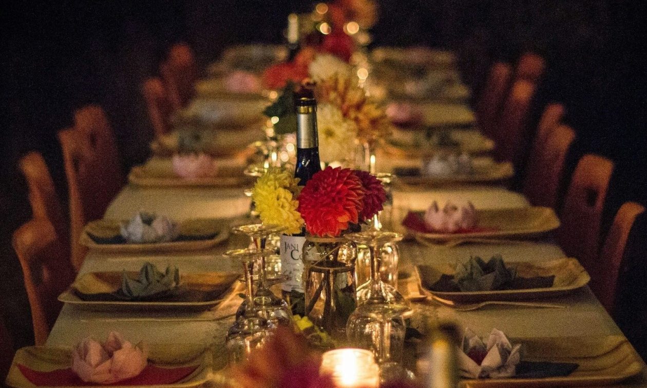 Μαζική τροφική δηλητηρίαση σε εστιατόριο - Δεκάδες επιχειρηματίες στο νοσοκομείο