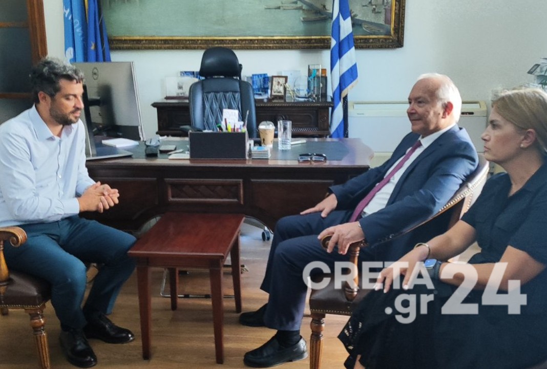 Στο Δημαρχείο Χανίων ο Υφυπουργός Ναυτιλίας και Νησιωτικής Πολιτικής, Στέφανος Γκίκας