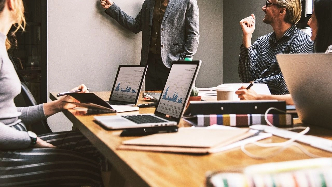 Αλλαγές στο τεκμαρτό εισόδημα για περίπου 735.000 ελεύθερους επαγγελματίες