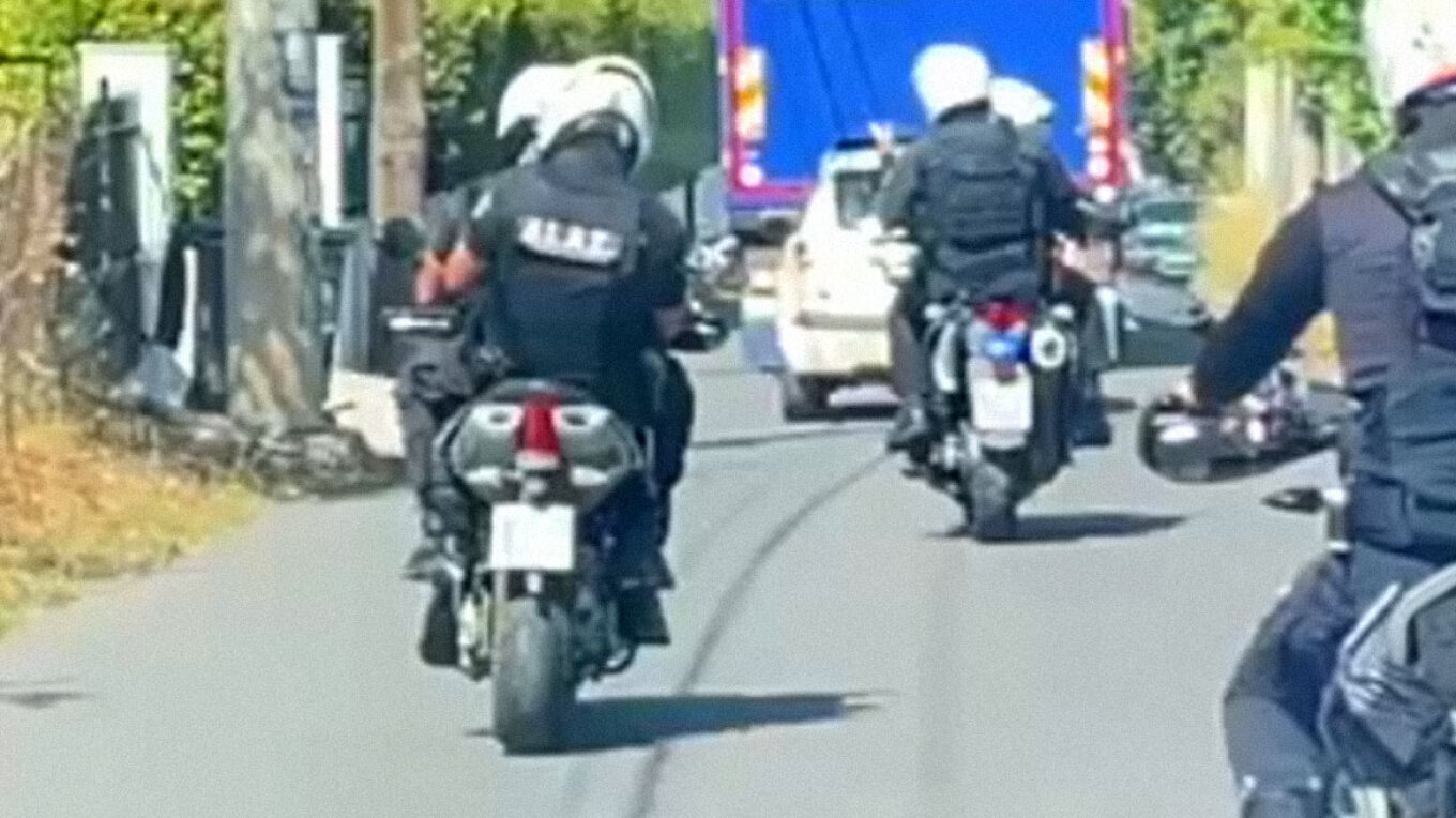 Βίντεο από την επεισοδιακή καταδίωξη κλεμμένου ΙΧ – Εμβόλισε περιπολικό, κατέληξε σε κολώνα