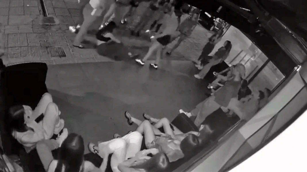 ksylodarmos_14xroni_2xr «Μου έριξε γροθιά, μάτωσε η μύτη μου, έπεσα κάτω» είπε η 14χρονη για την επίθεση