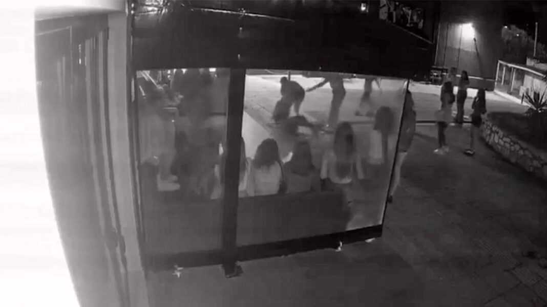 Έγινε μάζωξη 14χρονων απ' όλη την Αττική για να δείρουν το κοριτσάκι, λέει ο δικηγόρος της οικογένειας