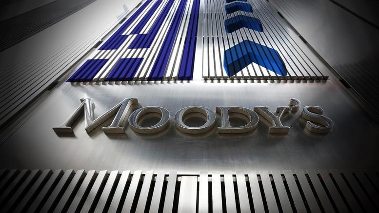 Αναβάθμισε το outlook για την ελληνική οικονομία η Moody’s