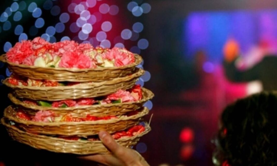 Ιερέας πήγε όλη την ενορία για προσκύνημα σε μοναστήρι και κατέληξαν στα... μπουζούκια