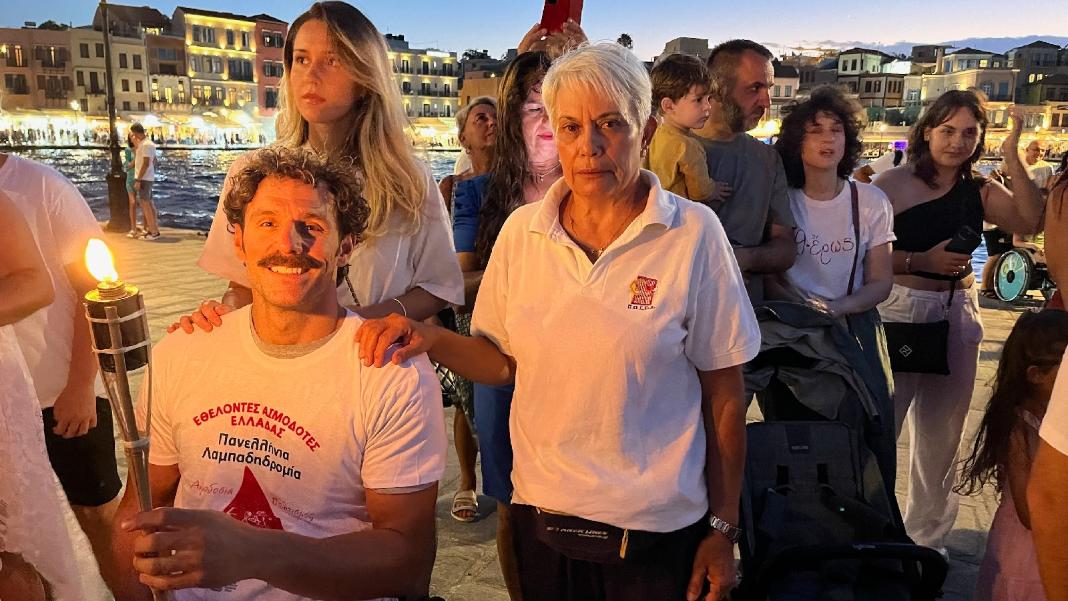 Η παράδοση συνάντησε τον εθελοντισμό στα Χανιά: Εθελοντική λαμπαδηδρομία και Παραδοσιακή Στράτα