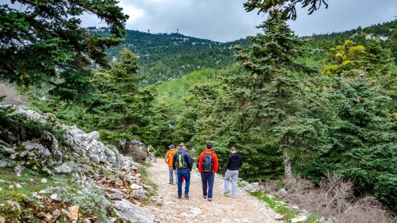 Επιχείρηση διάσωσης πέντε ατόμων στην Πάρνηθα - Μια κοπέλα ένιωσε αδιαθεσία