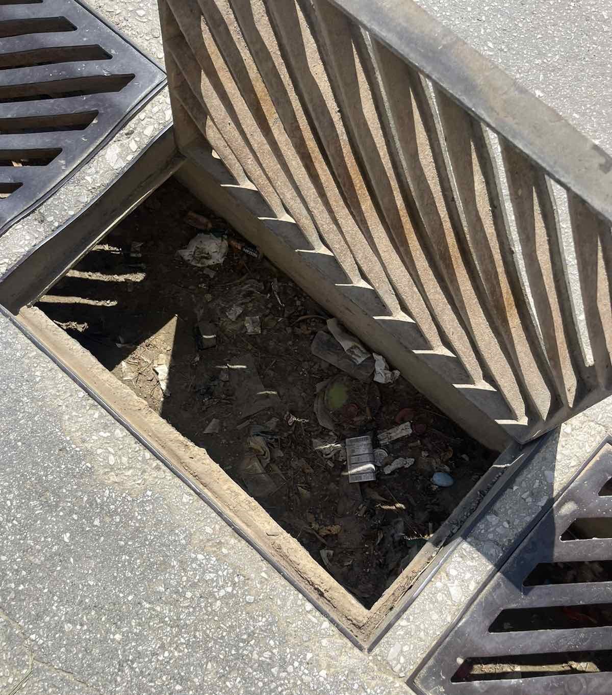 Συνεχίζεται ο καθαρισμός σχαρών και φρεατίων από τη ΔΕΥΑΗ