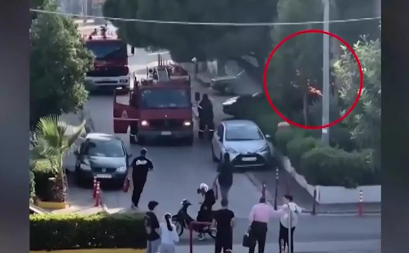 Αυτοκίνητο Tesla «λαμπάδιασε» την ώρα που φόρτιζε