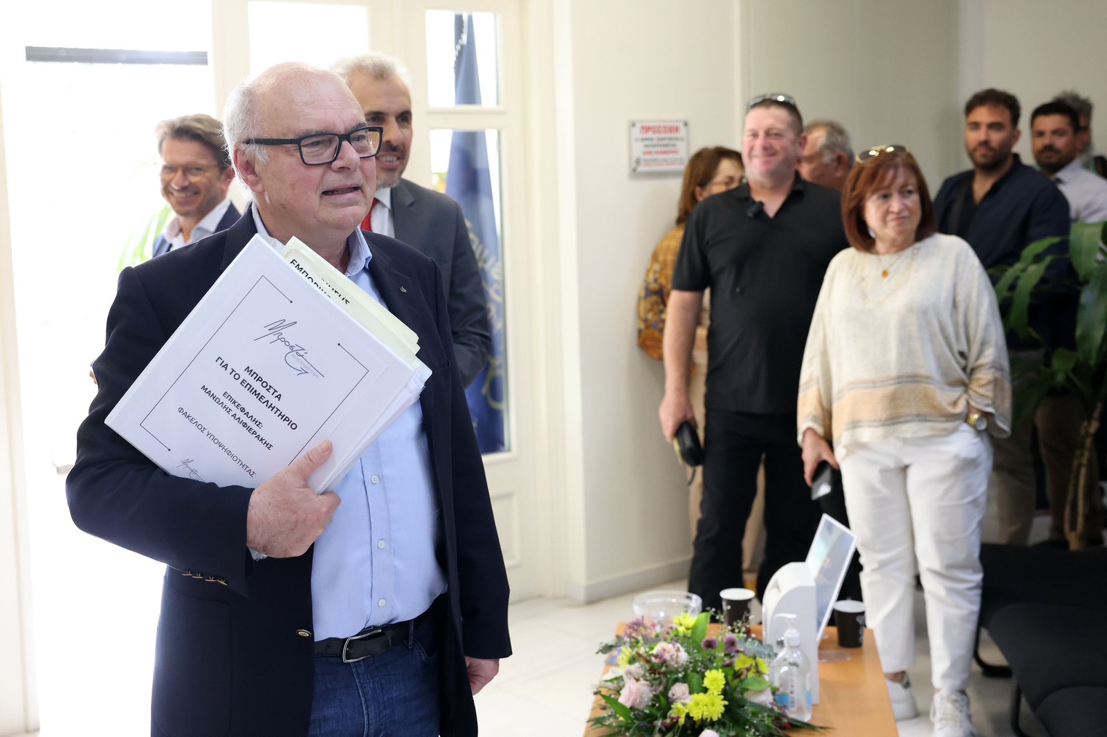 «Μπροστά για το Επιμελητήριο»: Κατέθεσε το ψηφοδέλτιο του συνδυασμού του ο Μανώλης Αλιφιεράκης