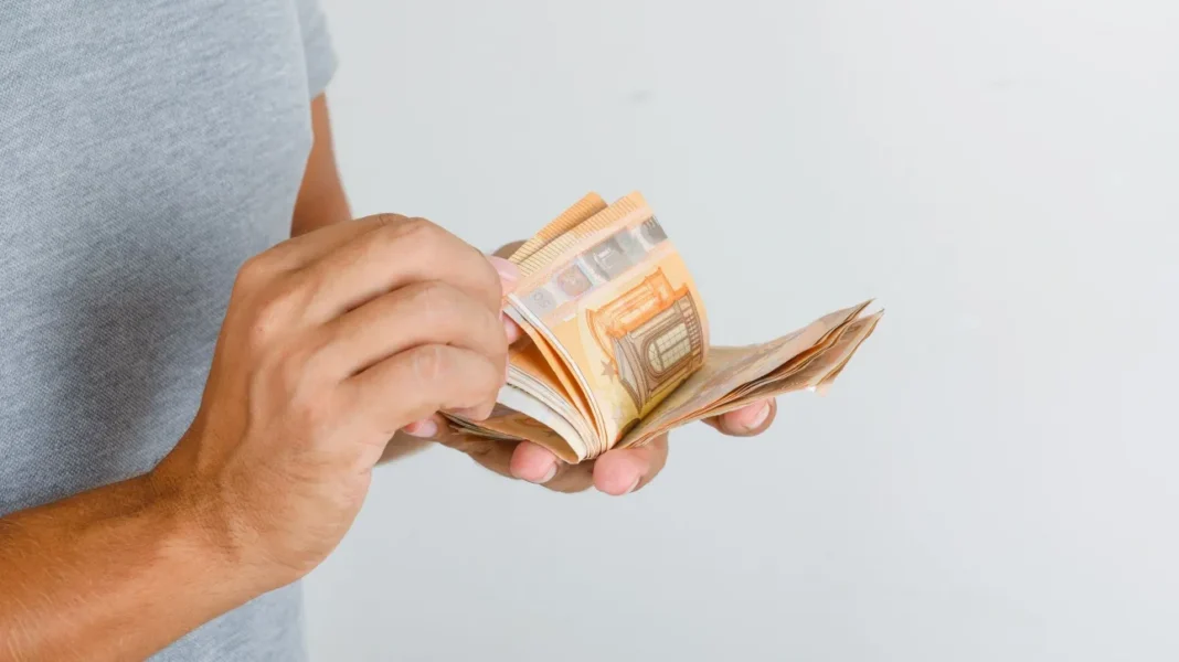 Δημιουργείται κεντρικό μητρώο για τους δικαιούχους κοινωνικών επιδομάτων