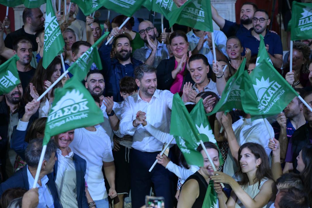 Νίκος Ανδρουλάκης: «Δύναμή μου ο απλός κόσμος του ΠΑΣΟΚ, το πάθος για αλλαγή και να γίνει ξανά η παράταξή μας η λύση στα μεγάλα αδιέξοδα της χώρας»