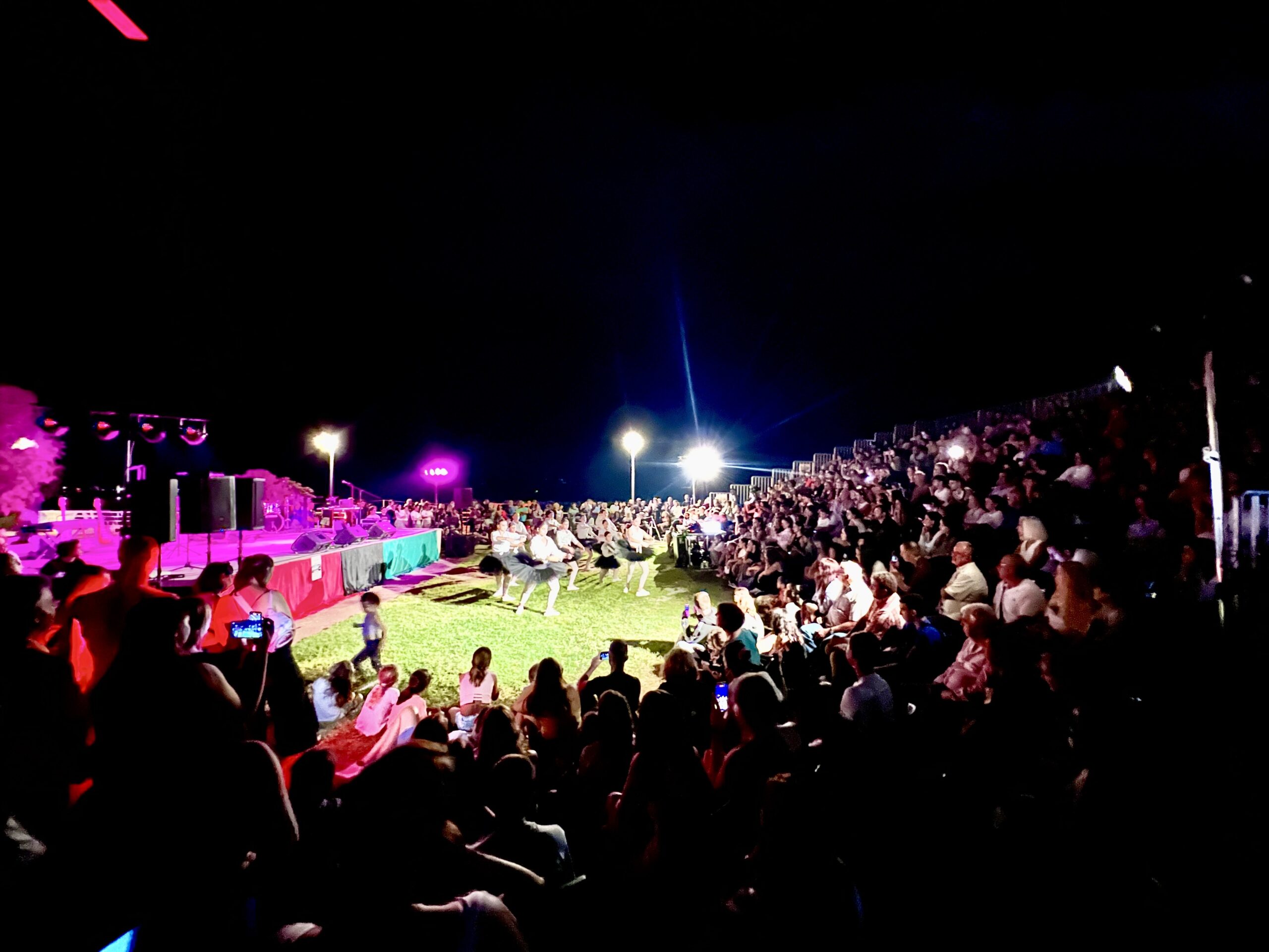 Μεγάλη η προσέλευση του κόσμου στο 2ο Αντιρατσιστικό Φεστιβάλ Αγίου Νικολάου