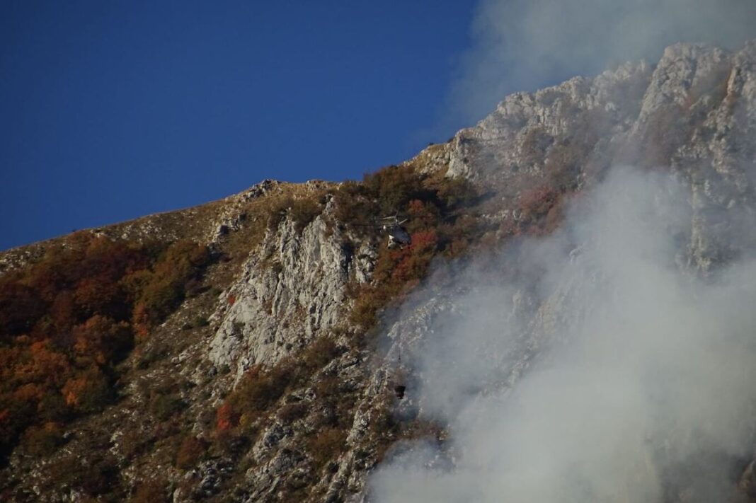 Μαίνεται η φωτιά στο Παγγαίο Όρος, ενισχύθηκαν οι πυροσβεστικές δυνάμεις