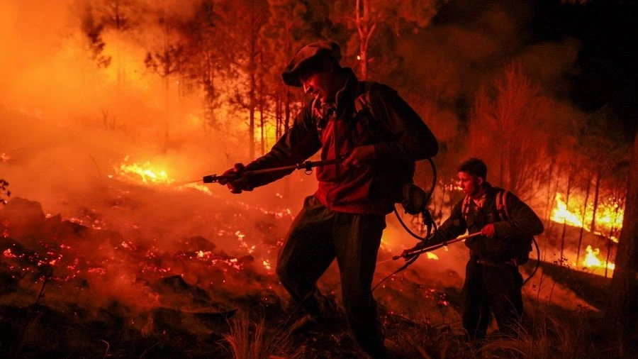 «Η ανθρωπότητα κρέμεται από μια κλωστή» – Τι αναφέρει η νέα έκθεση για τα ζωτικά σημεία της Γης