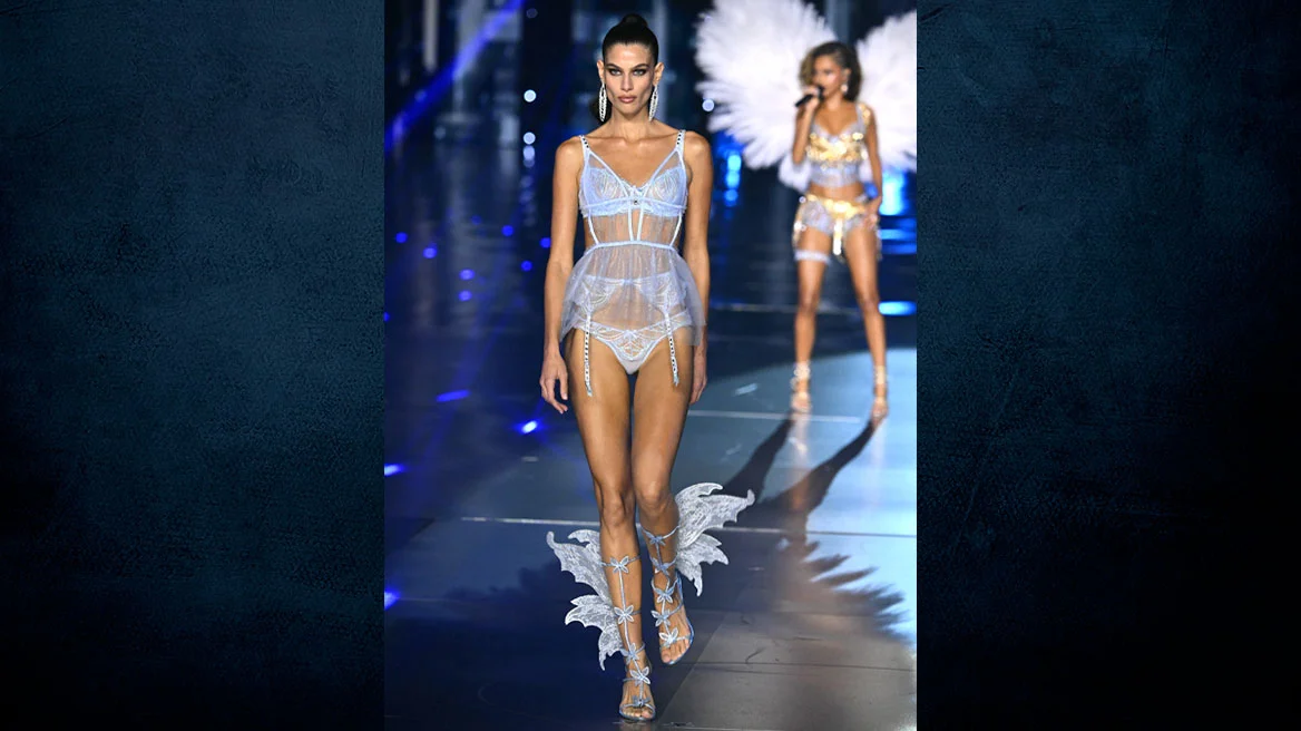 Ανθή Φακιδάρη: Έλαμψε στην πασαρέλα της Victoria’s Secret – Ποιος είναι ο πρώτος «άγγελος» από την Ελλάδα