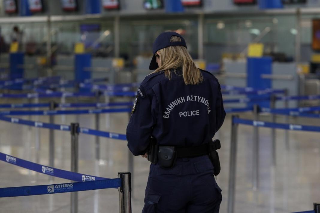 Χειροπέδες σε 64χρονη στο Ελ. Βενιζέλος για λαθρεμπόριο χρυσού στο Βιετνάμ