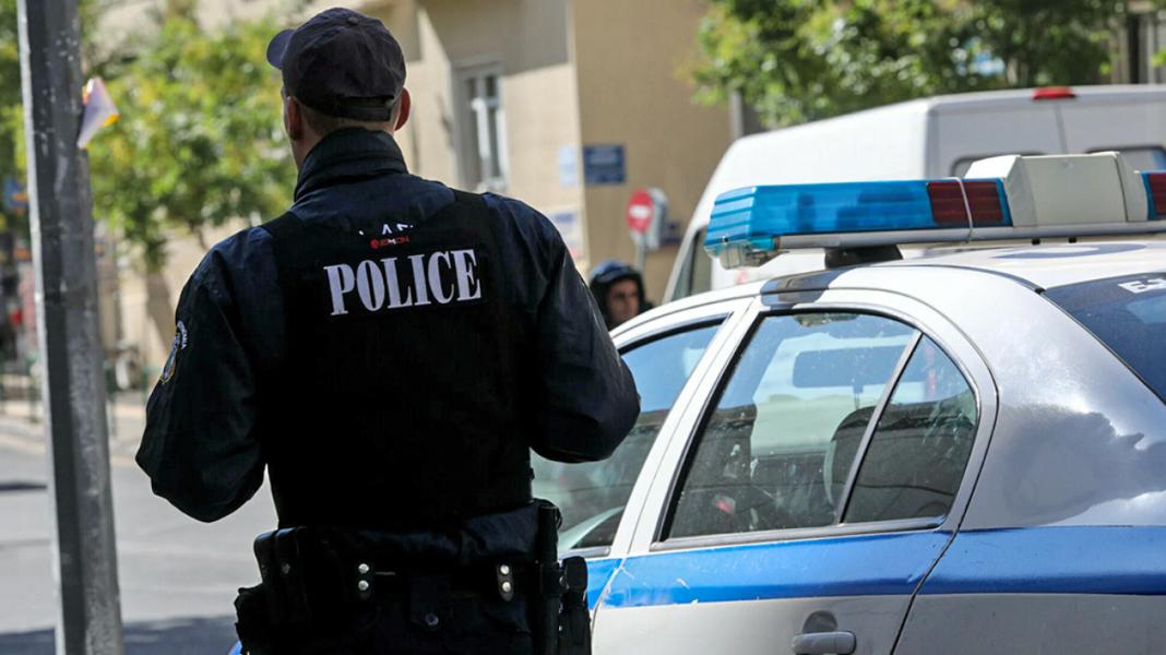 Άνδρας προσποιήθηκε τον αστυνομικό σε γυναίκα για δήθεν τροχαίο του παιδιού της και ζήτησε 70.000 ευρώ