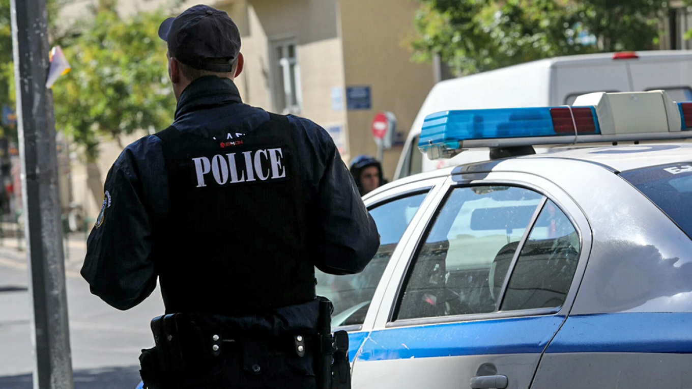 Καταδίωξη για φυγόποινο μέλος σπείρας εκβιαστών