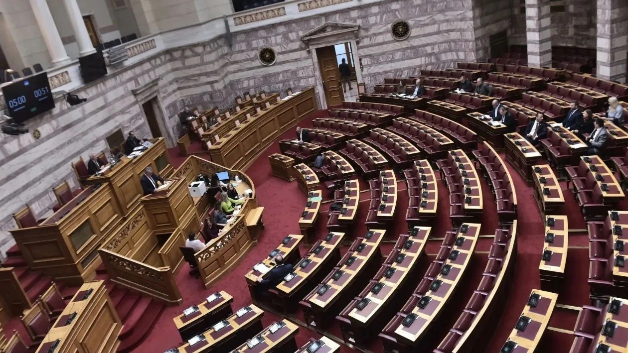 Τι αλλαγές φέρνει το φορολογικό νομοσχέδιο σε τέλος επιτηδεύματος, δηλώσεις, κλειστά ακίνητα