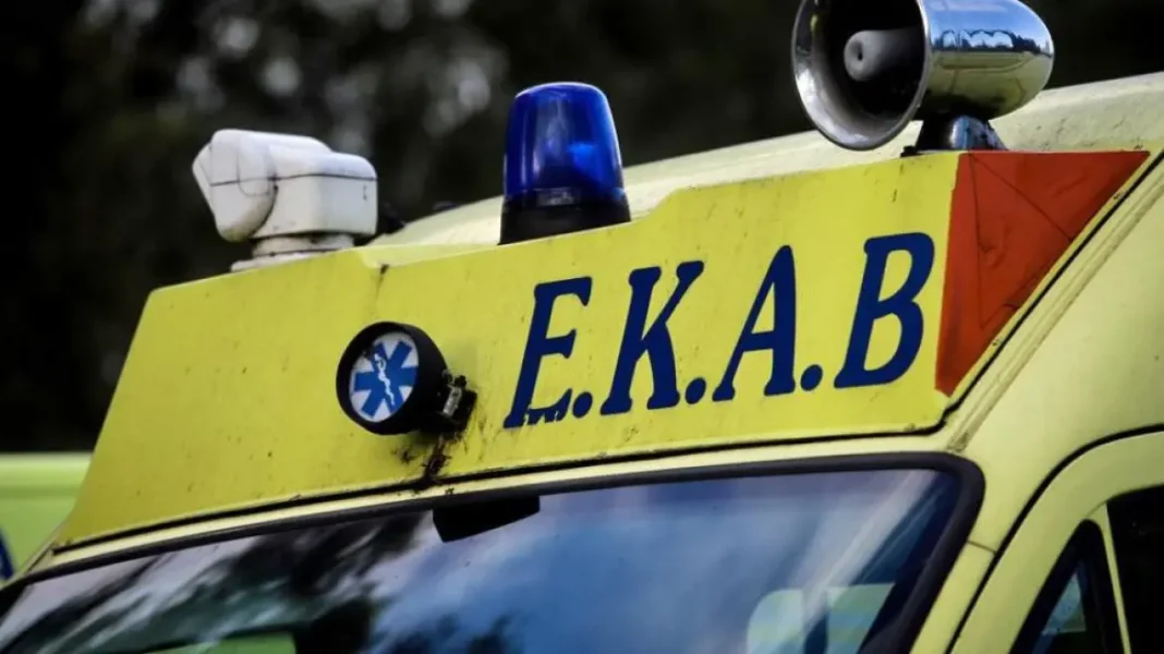 Αιματηρή συμπλοκή με μαχαιριές σε κεντρική πλατεία – Δύο ανήλικοι τραυματίες