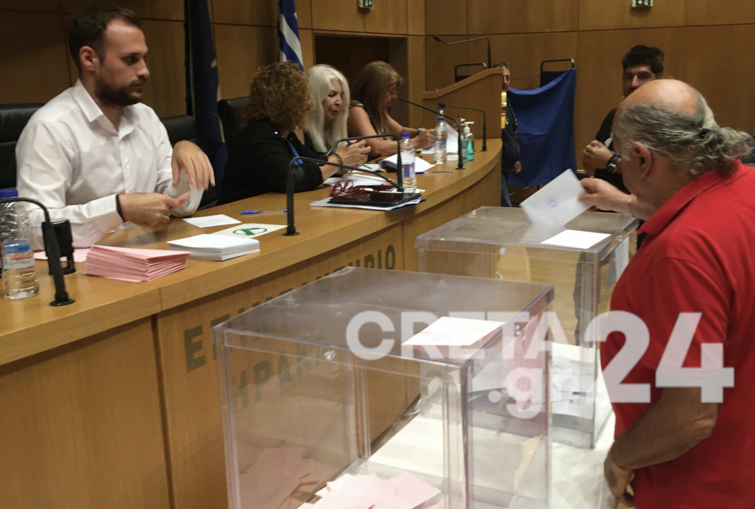 Στις κάλπες τα μέλη του Εμπορικού Συλλόγου Ηρακλείου