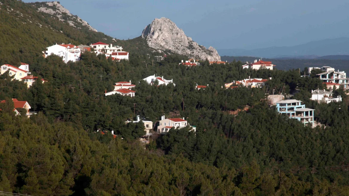 Εκτός σχεδίου δόμηση: Έρχεται ρύθμιση με αλλαγές – Βγαίνει η δουλεία διόδου από το σχέδιο της κυβέρνησης