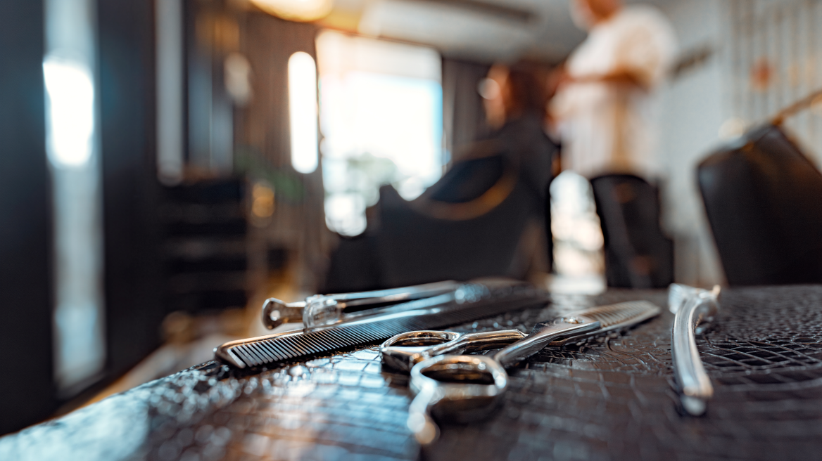 Έκρηξη από γκαζάκι σε κομμωτήριο – Με εγκαύματα στο πρόσωπο μια γυναίκα