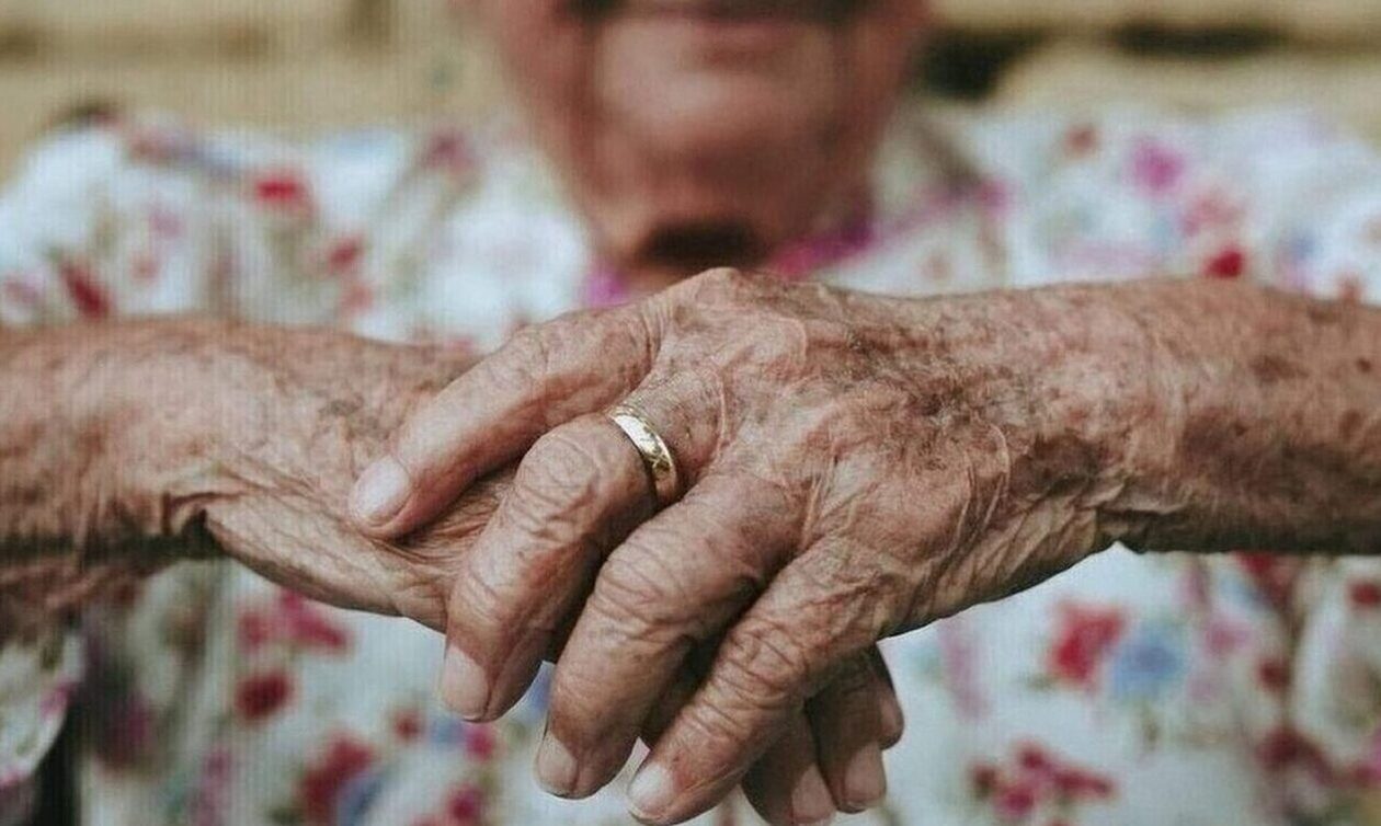 Τρόμος για ηλικιωμένη: Την φίμωσαν για 15 ευρώ και ένα δοχείο λάδι