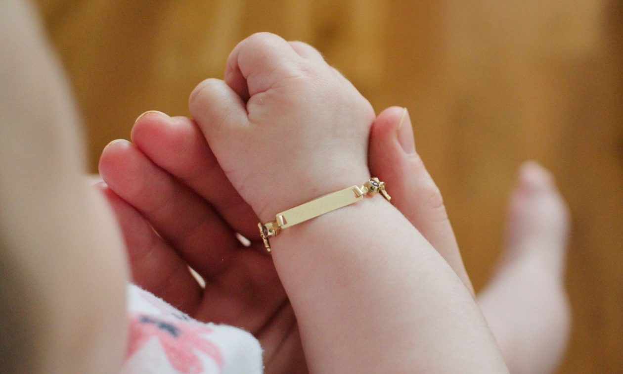 Αμαλιάδα: Τι είναι η διάμεση πνευμονίτιδα από το οποίο πέθαναν τα δύο πρώτα παιδιά