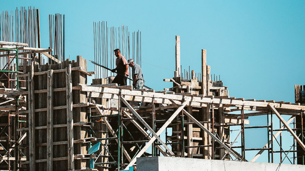 Πανελλαδικές απεργίες των οικοδόμων στις 6 και 20 Νοεμβρίου για ΣΣΕ και μέτρα ενάντια στην ακρίβεια