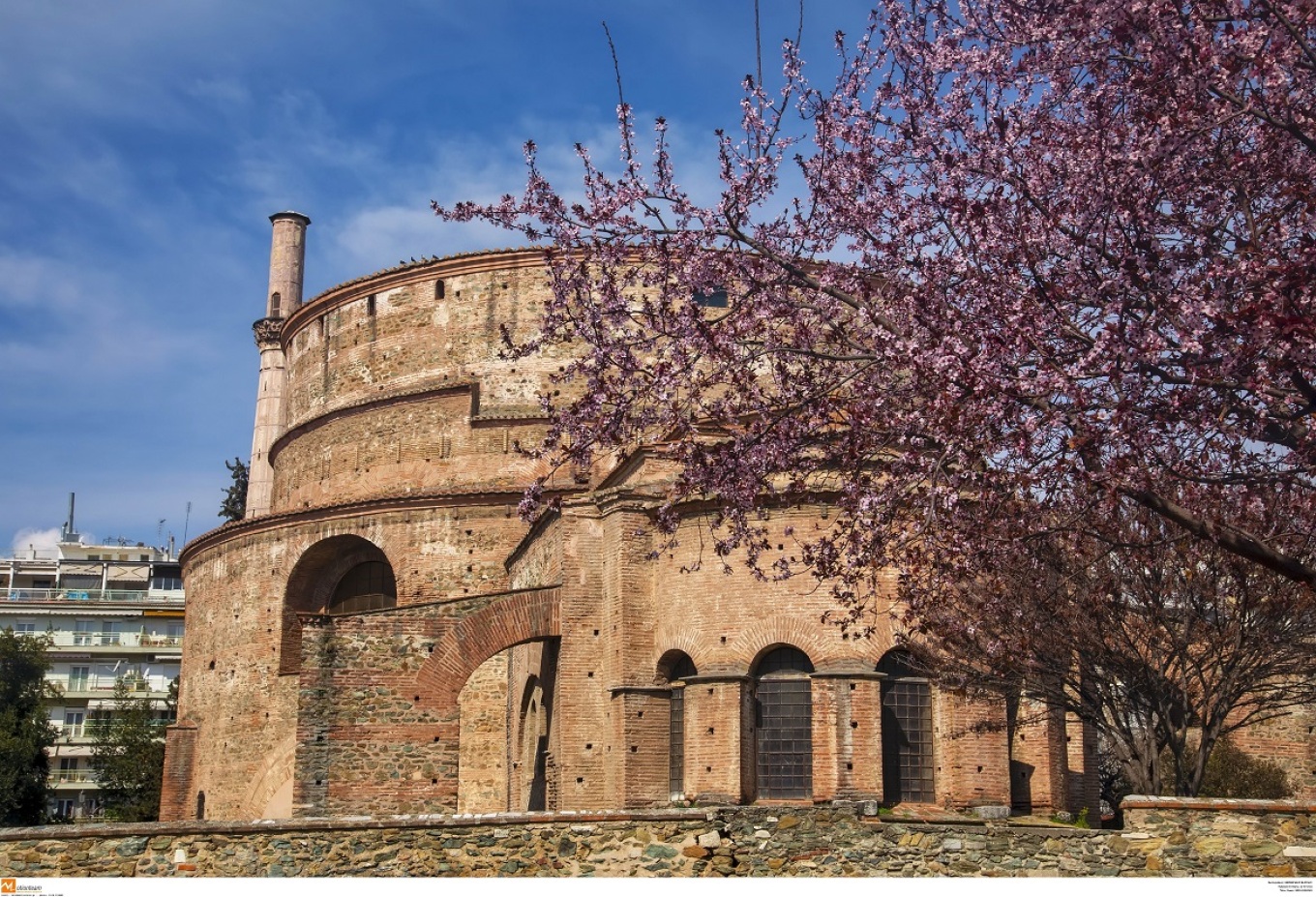 Αθώος λόγω ακαταλόγιστου φοιτητής που εισέβαλε στη Ροτόντα και προκάλεσε φθορές