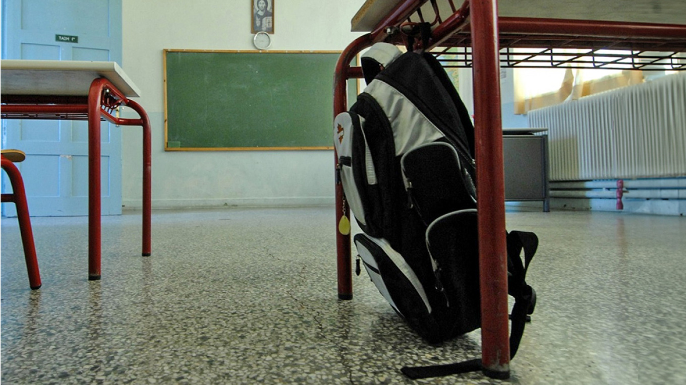 Στο νοσοκομείο μαθήτρια με μηνιγγίτιδα – Λιποθύμησε στην τάξη