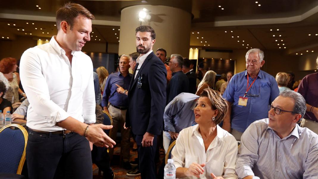 ΣΥΡΙΖΑ: Ξεκίνησε σε φορτισμένη ατμόσφαιρα η ΚΕ – Προηγήθηκαν ένταση και λογομαχίες