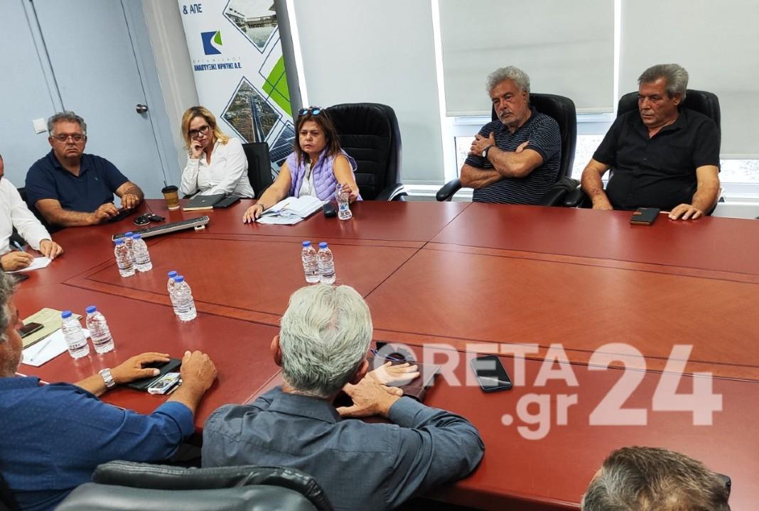 Συνάντηση για τα προβλήματα λειψυδρίας σε περιοχές του Δήμου Πλατανιά στις εγκαταστάσεις της έδρας του ΟΑΚ
