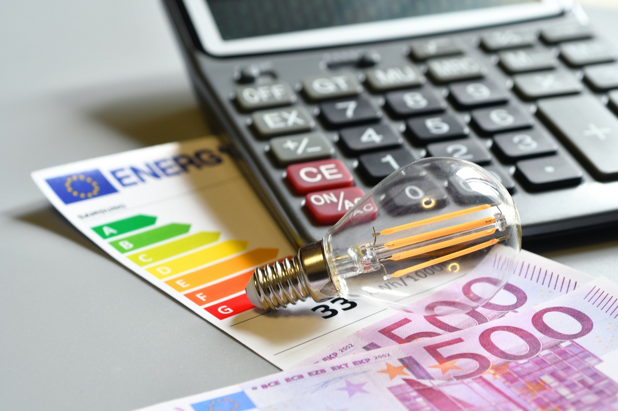 Λογαριασμοί ρεύματος: Ο Νοέμβριος 2024 φέρνει μειώσεις στις τιμές