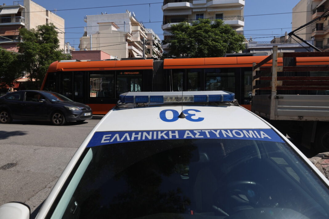 Ανήλικος παρασύρθηκε από τραμ