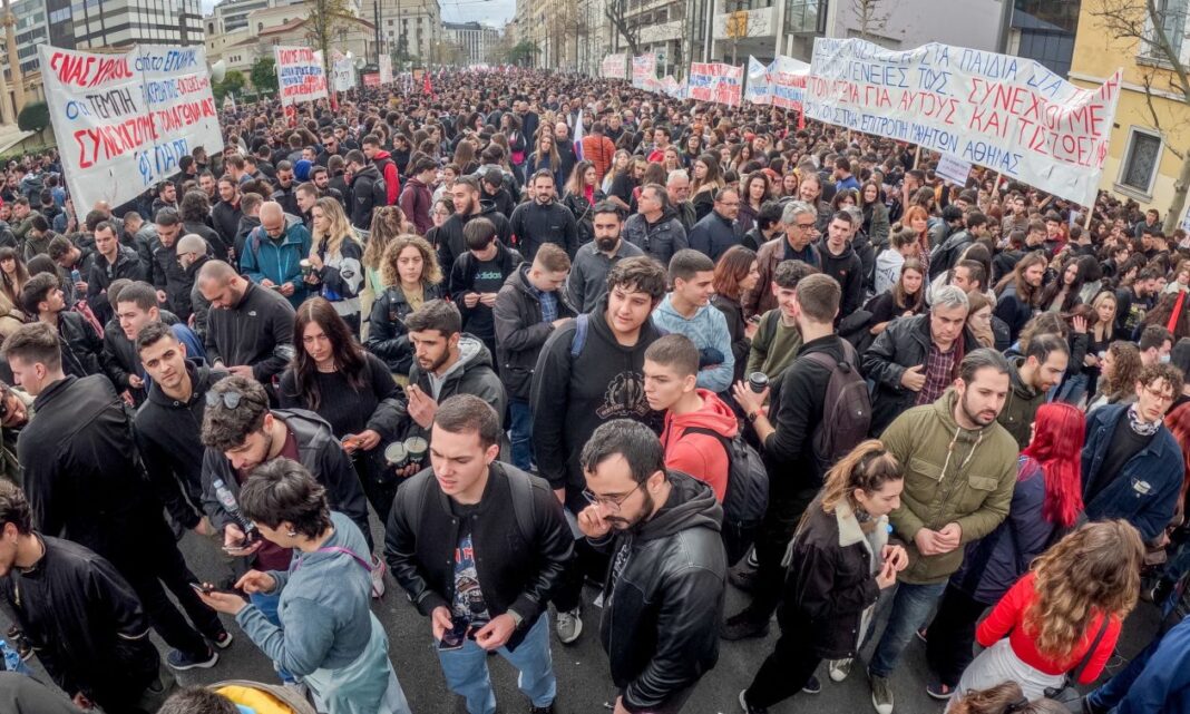 Απεργία – «Νεκρώνει» η χώρα: Πώς θα κινηθούν τα ΜΜΜ, κλειστά σχολεία, δεμένα πλοία