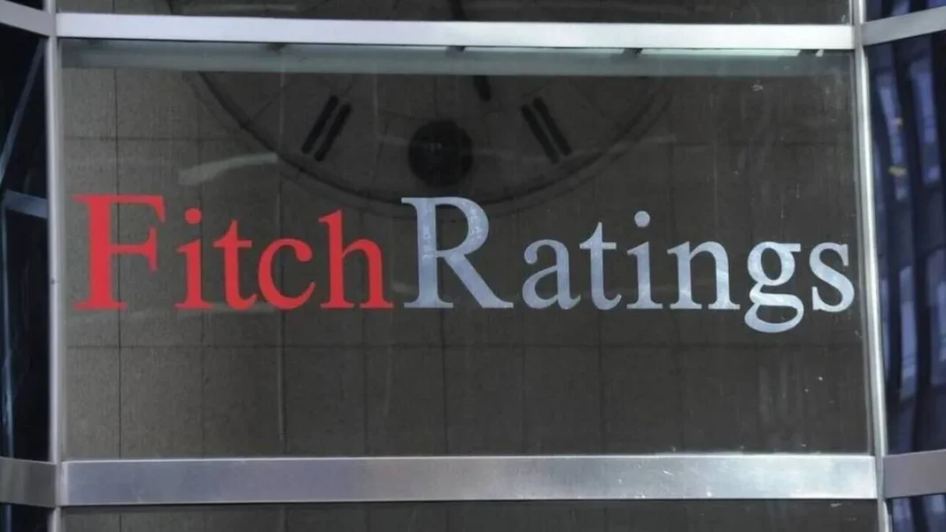 Fitch για Ελλάδα: Διατήρησε το σταθερό outlook – Η επενδυτική βαθμίδα στο «ΒΒΒ-»
