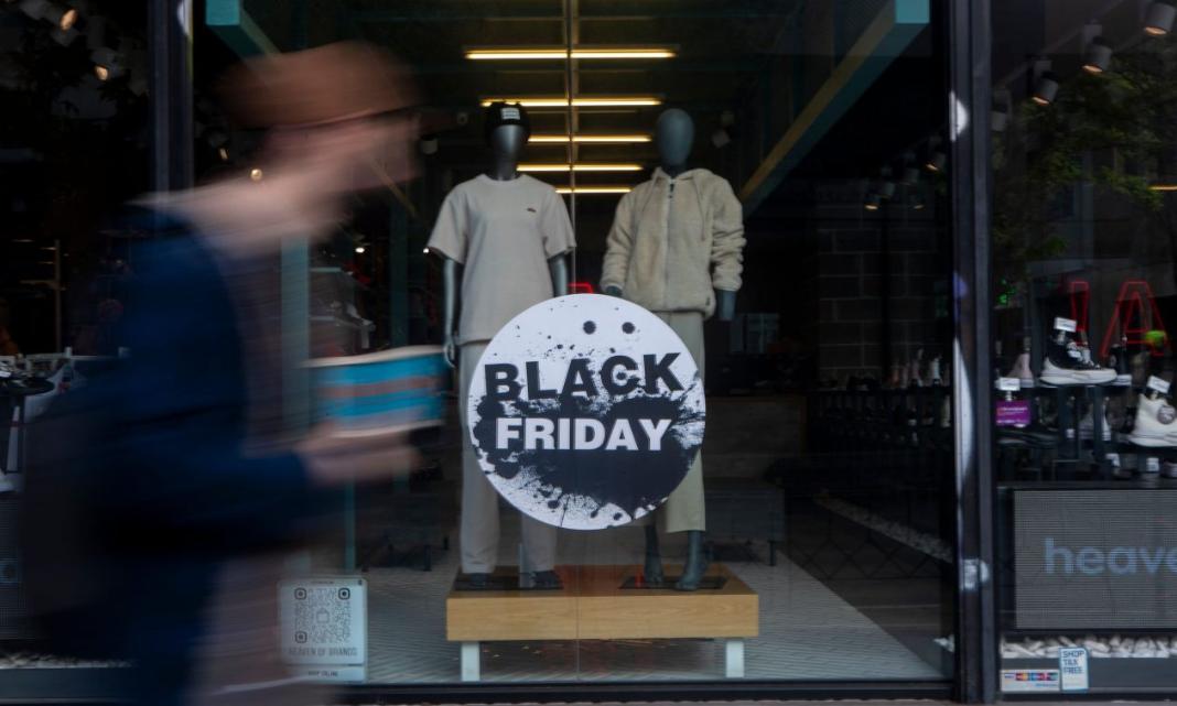 Black Friday 2024: Όσα πρέπει να ξέρετε για τη γιορτή των εκπτώσεων – Πότε είναι φέτος