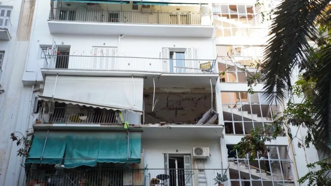 Αμπελόκηποι: Συνεχίζονται οι έρευνες για τον στόχο – Στο μικροσκόπιο τα στοιχεία από το διαμέρισμα