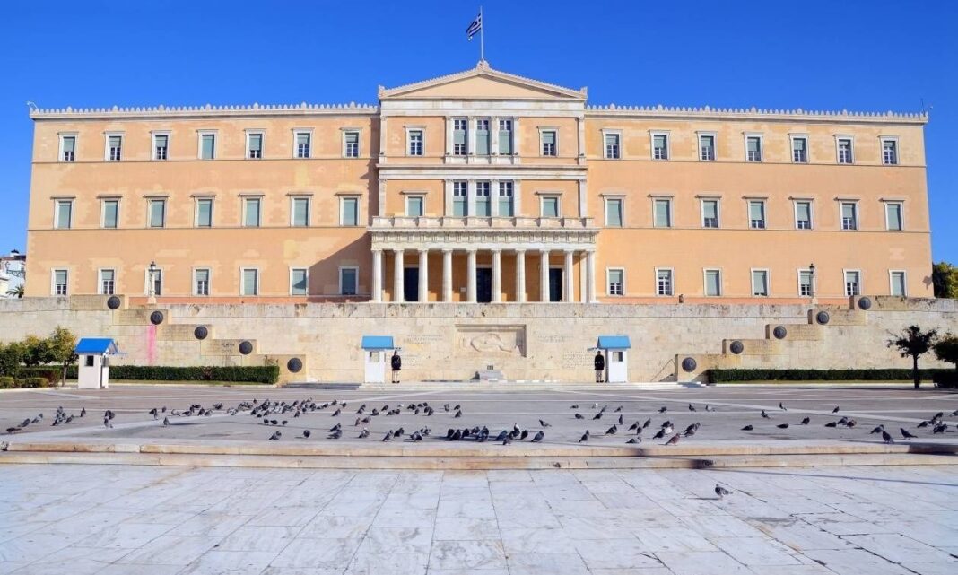 «Έγκυος η γυναίκα του – Μήπως από το παιδί της;» – Νέες αποκαλύψεις για τον αστυνομικό της Βουλής