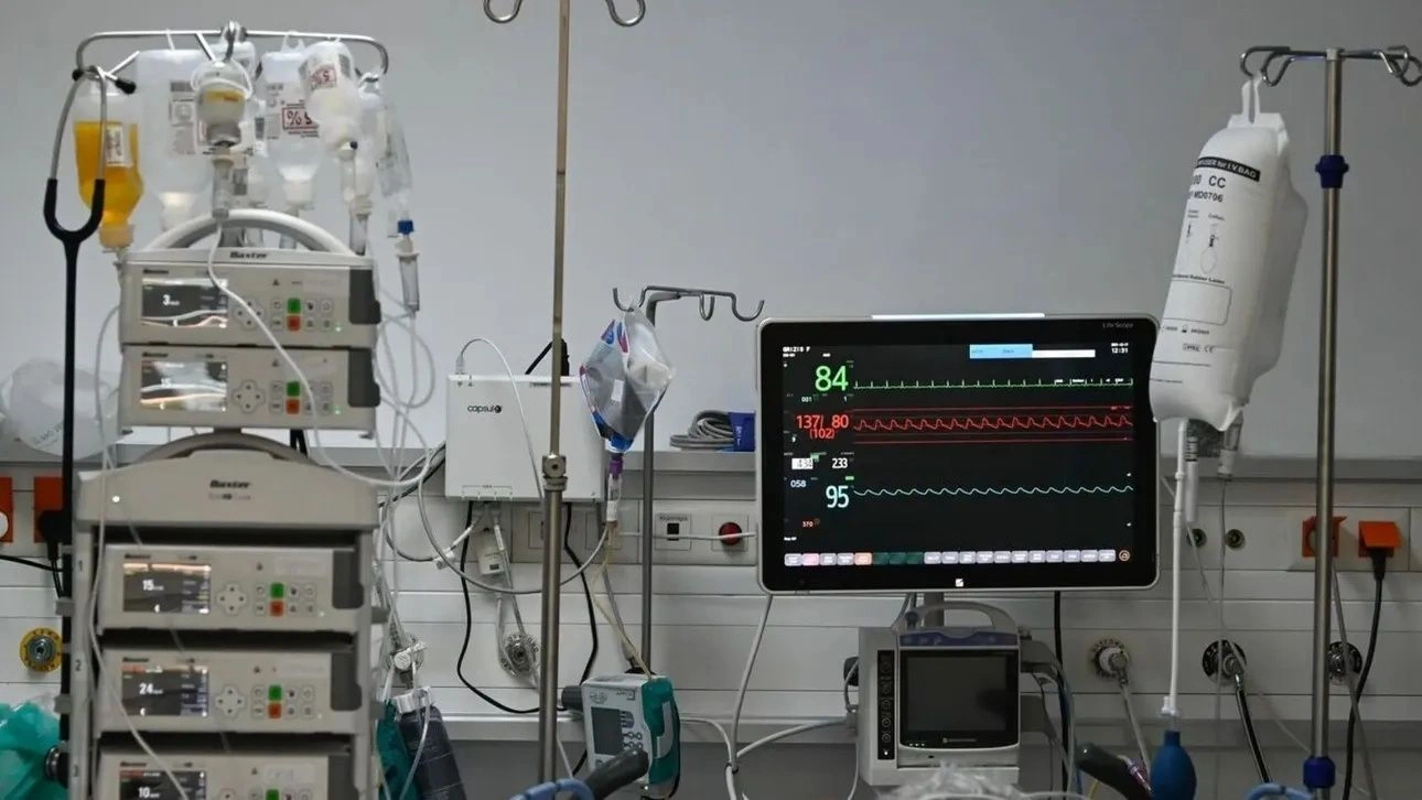 «Έσβησε» στη ΜΕΘ ο άνδρας που είχε πέσει στο γκρεμό με το αυτοκίνητό του