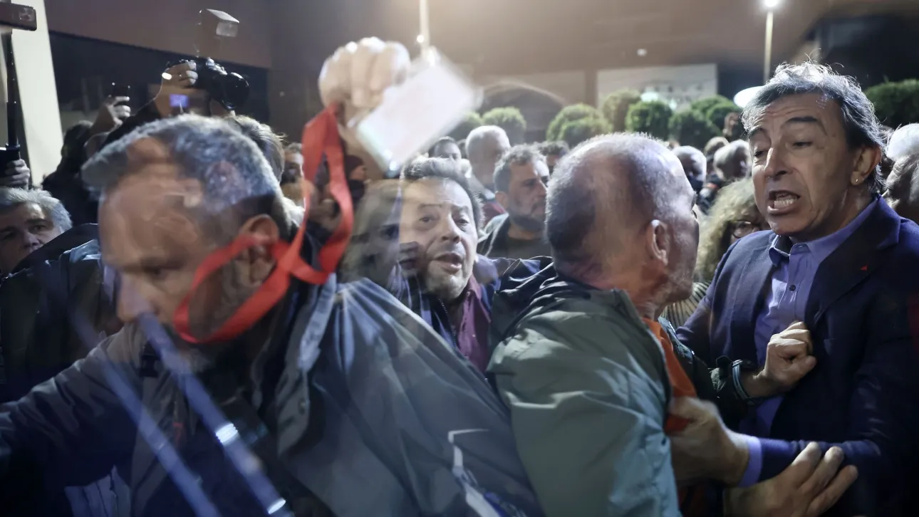 Καζάνι που βράζει το συνέδριο του ΣΥΡΙΖΑ: Επεισόδια και ανεξαρτητοποιήσεις