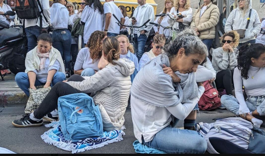 Ισραήλ: Χιλιάδες απαιτούν συμφωνία για τους ομήρους στη Γάζα στο κοινοβούλιο