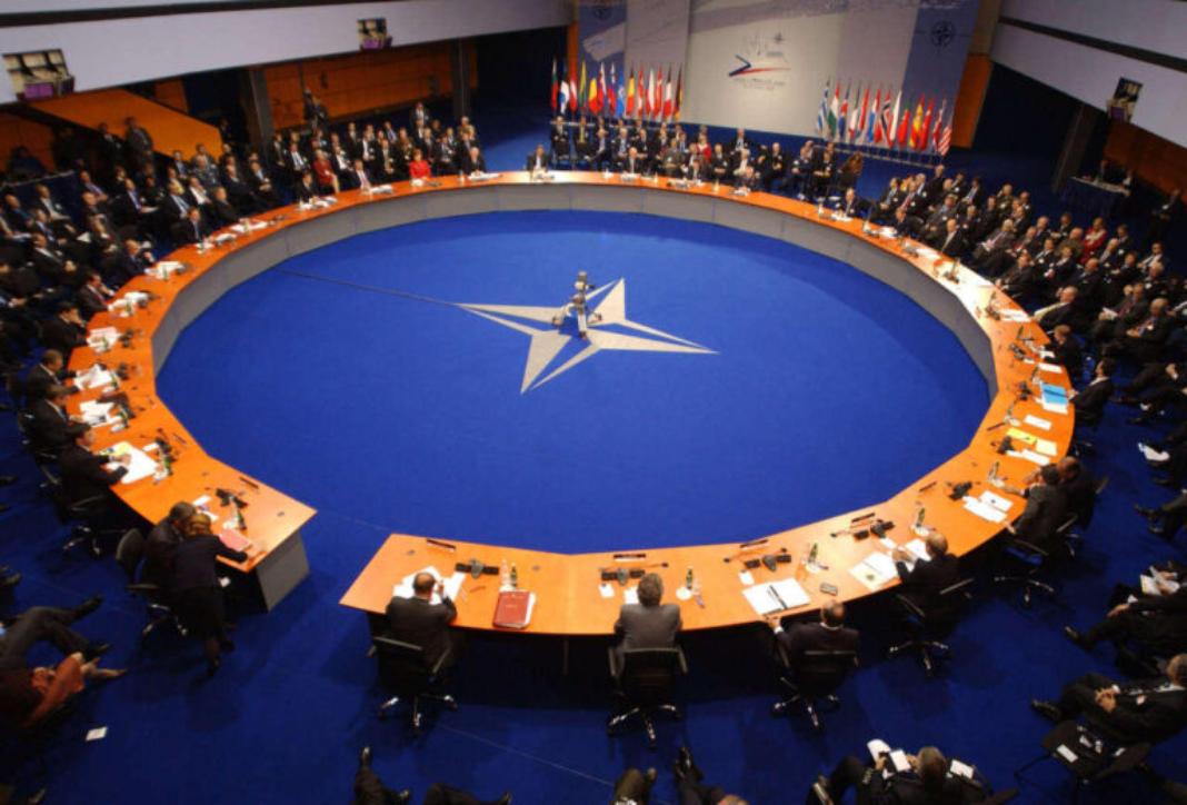 NATO: Έκτακτο συνέδριο κυβερνοασφάλειας στο Λονδίνο – Ανησυχία για ηλεκτρονικές επιθέσεις