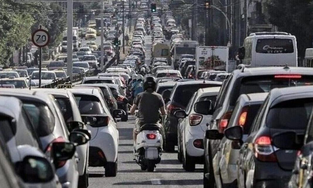 Τέλη κυκλοφορίας 2025: Πότε αναρτώνται – Τι ποσά θα πληρώσουν οι οδηγοί