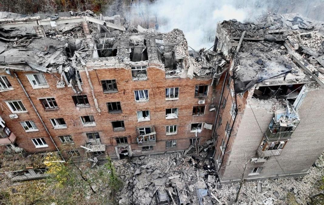 Πόλεμος στην Ουκρανία: Ρωσικός πύραυλος έπληξε διαμερίσματα στο Κρίβι Ριχ – Τουλάχιστον 8 τραυματίες