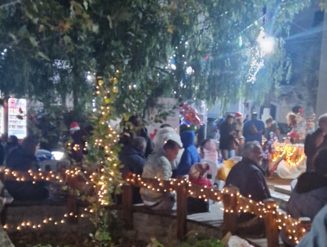 Φωταγωγήθηκε το χριστουγεννιάτικο δέντρο στο Δήμο Βιάννου